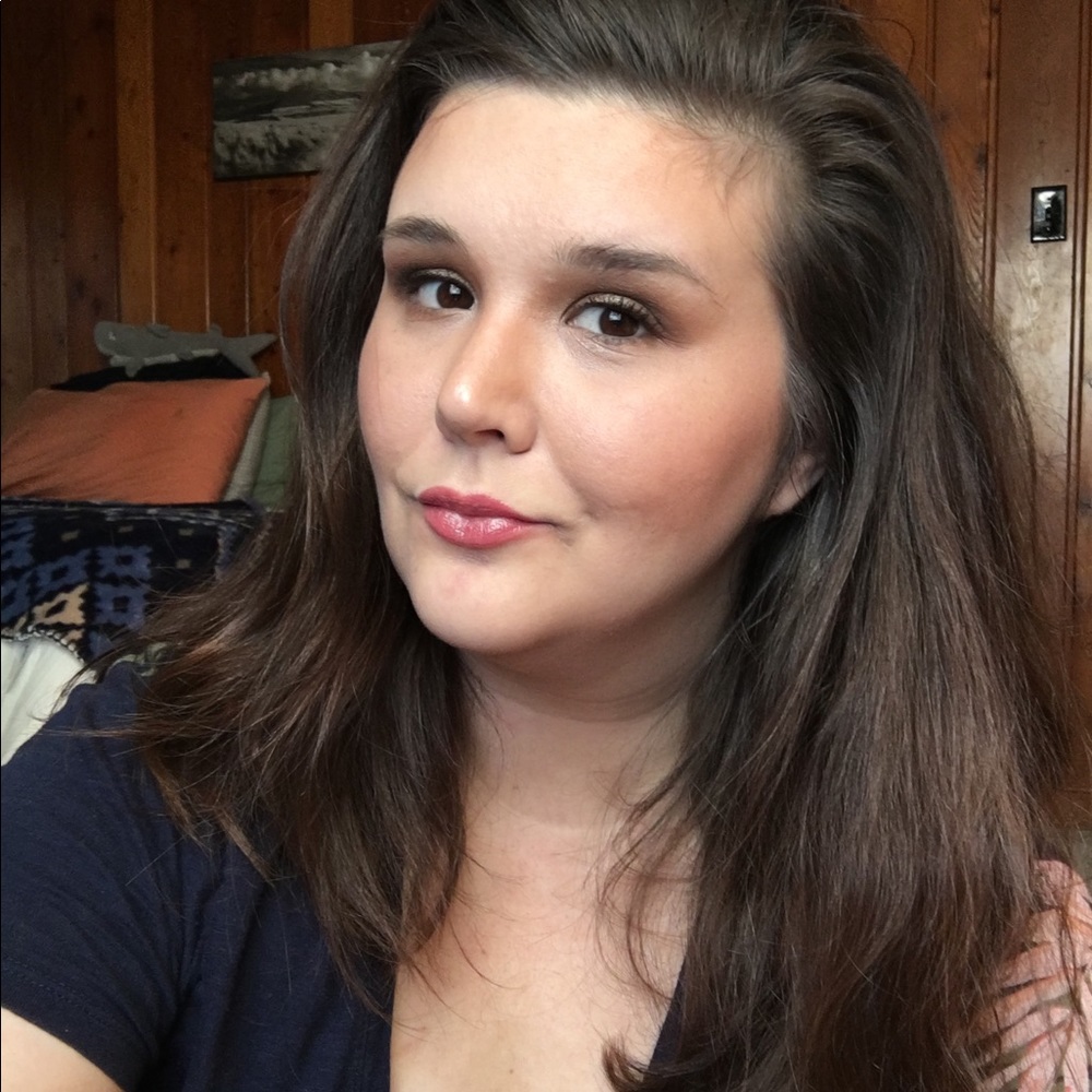 Meet your Posher, Elizabeth